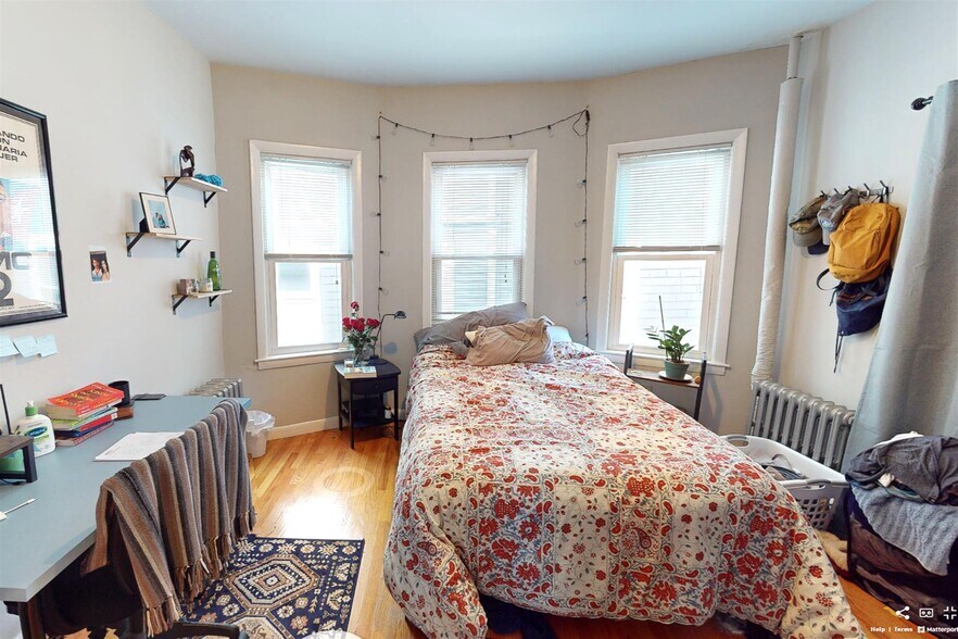 Building Photo - 24 Tufts St