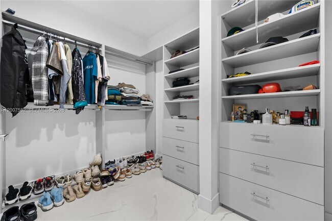 Building Photo - 17900 SW 149th Ave