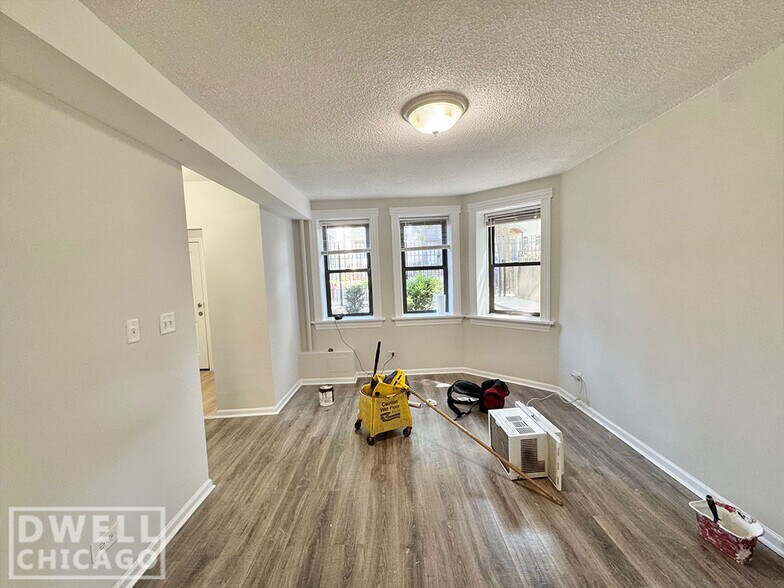 Building Photo - 2120 N Whipple St