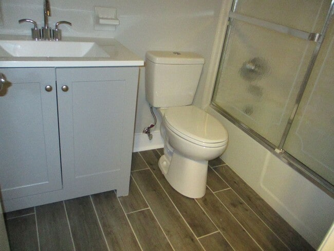 Building Photo - Updated 4 Br brick home in Martinez