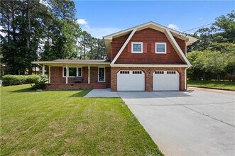 Building Photo - 3082 Briarleaf Dr