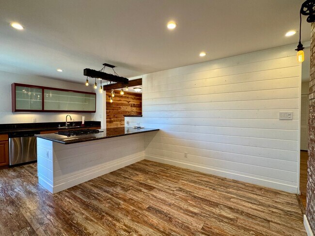 Building Photo - Upgraded, Charming House in La Mesa 2Bd/1Ba, Attached Garage, Large Backyard