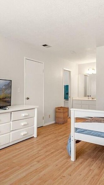 Building Photo - 661 Yolo Ct