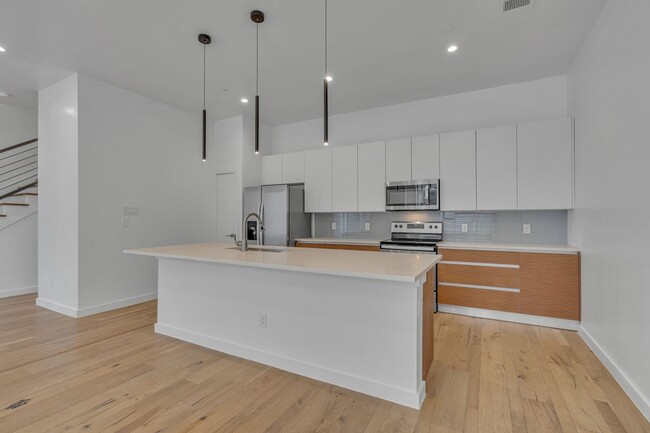 Building Photo - 2711 Kimsey Dr