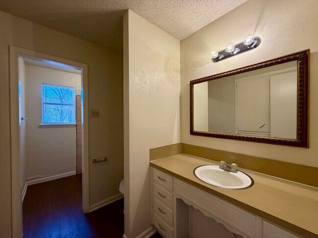 Building Photo - Single Family Home | Midway ISD