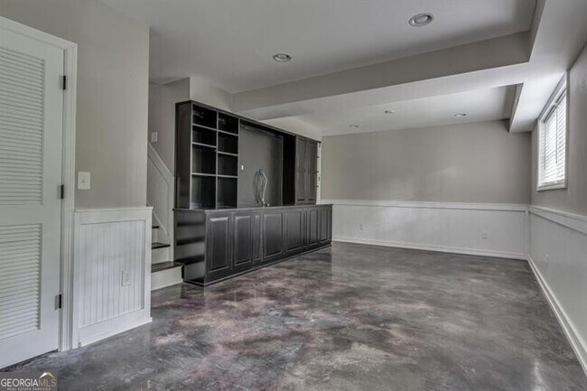 Building Photo - 4243 McClatchey Cir NE