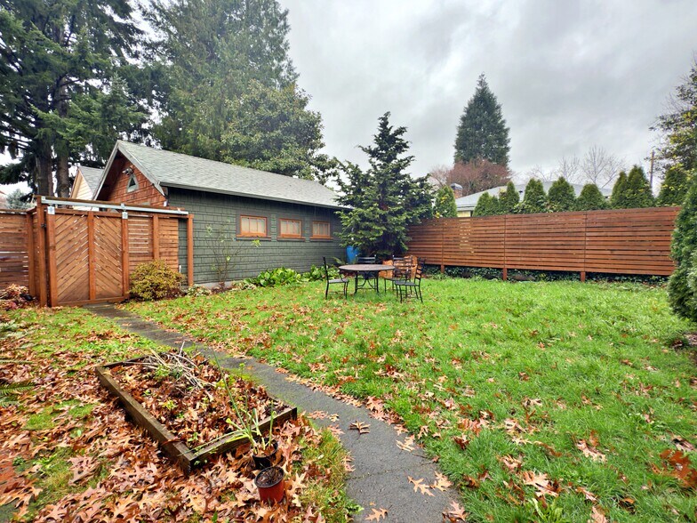 Building Photo - 4631 SE Clinton St