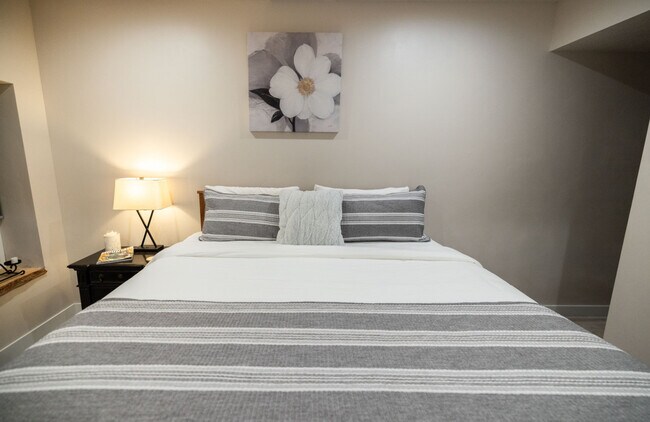 Building Photo - 255 Matterhorn Dr