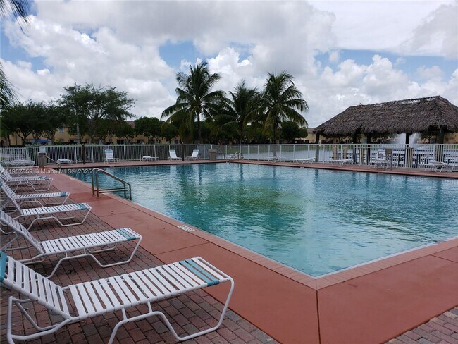 Building Photo - 1666 SE 27th Ct