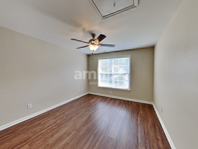 Building Photo - 7355 Sedgebrook Dr W