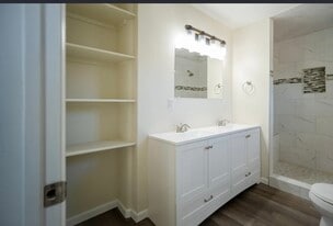 Building Photo - 315 Atrisco Dr SW