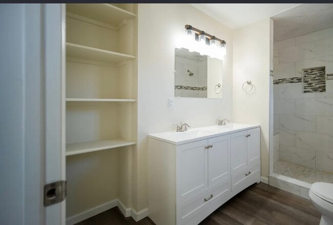 Building Photo - 315 Atrisco Dr SW