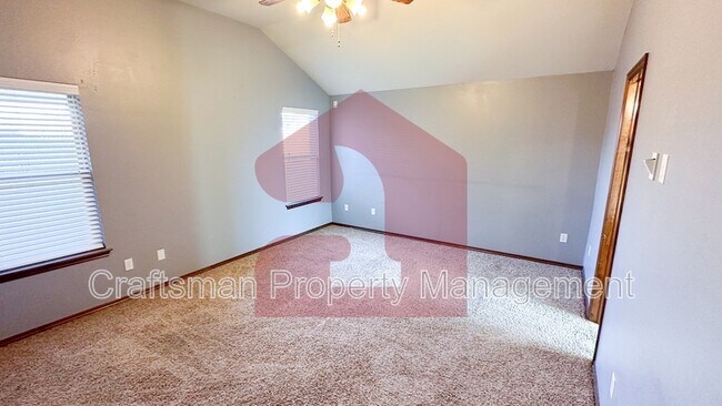 Building Photo - 1704 January Pl