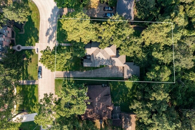 Building Photo - 2807 4 Pines Dr