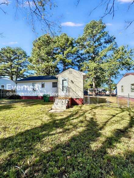 Building Photo - 4609 Hillbrook Ave