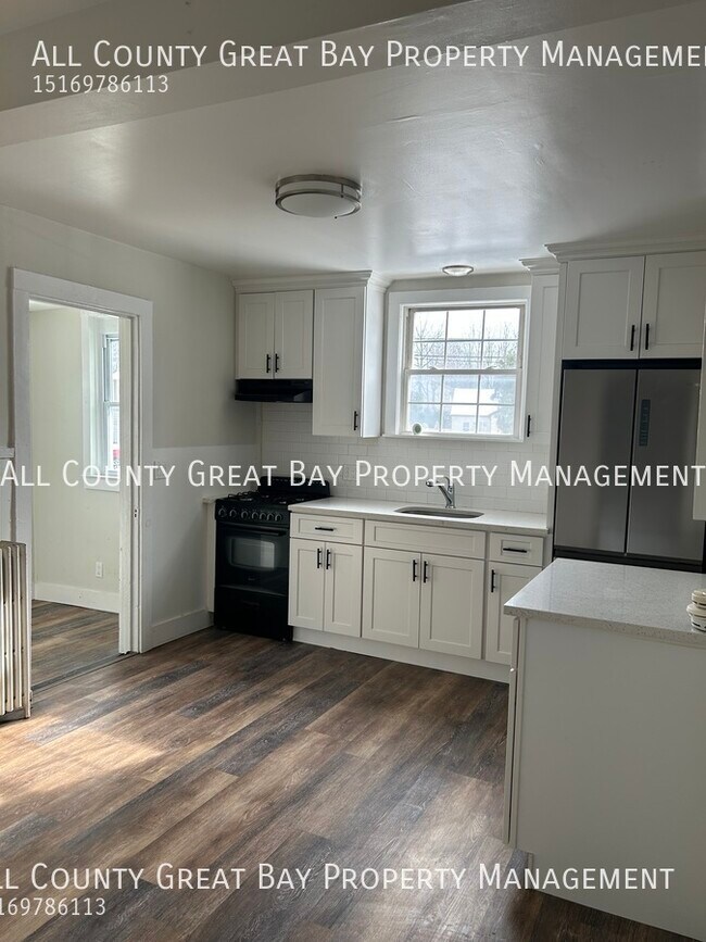 Building Photo - 37 Maplewood Rd