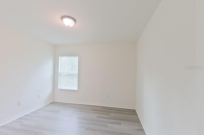 Building Photo - 1128 Hayes Ave S