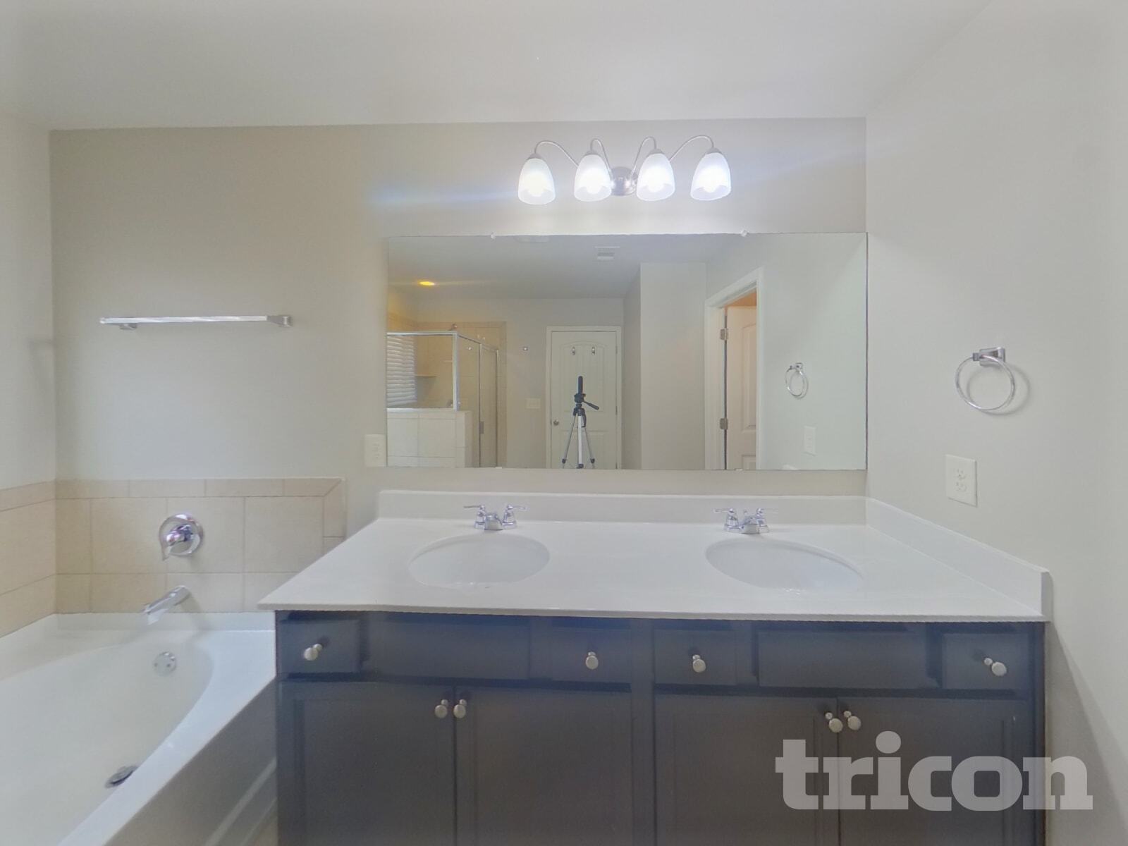 Building Photo - 5959 Wolf Creek Dr