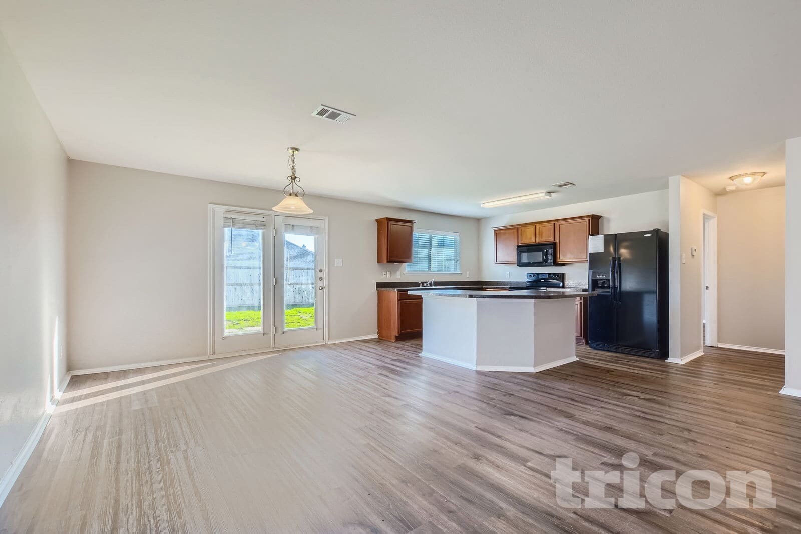 Building Photo - 208 Silver Spur Dr