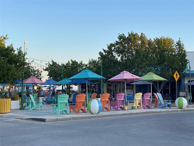 Building Photo - 4564 El Mar Dr