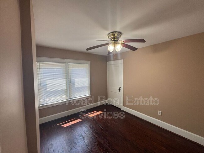 Building Photo - 424 Shafor St