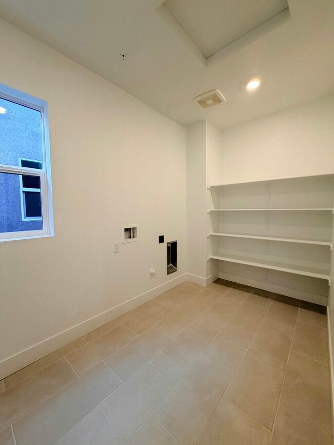 Building Photo - 325 N Paso Robles Dr