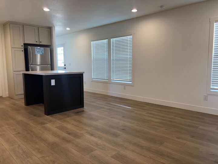 Building Photo - 2060 N Center St