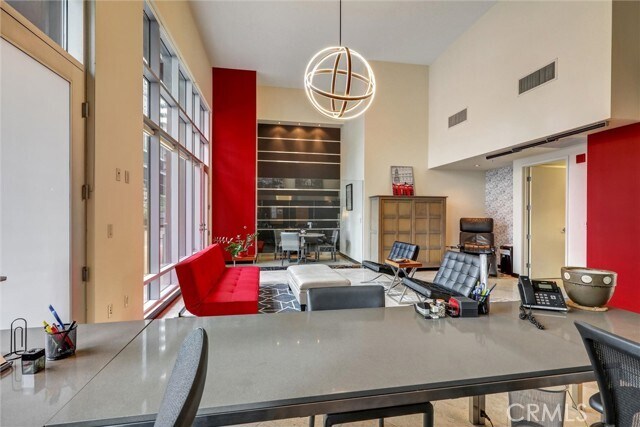 Building Photo - 350 W Ash St