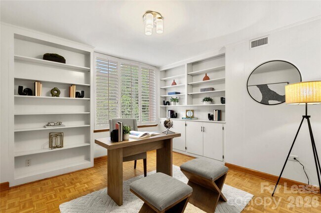 Building Photo - 1300 Queens Rd