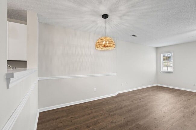 Building Photo - 3574 Evergreen Way