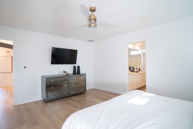 Building Photo - 4530 Red Fox Ln