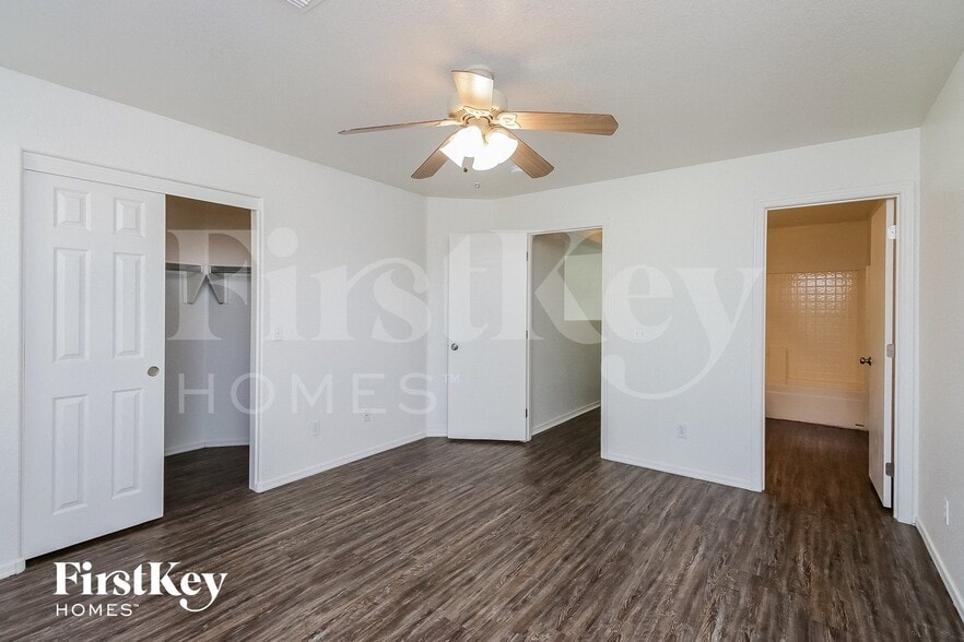 Building Photo - 8526 E Meseto Ave