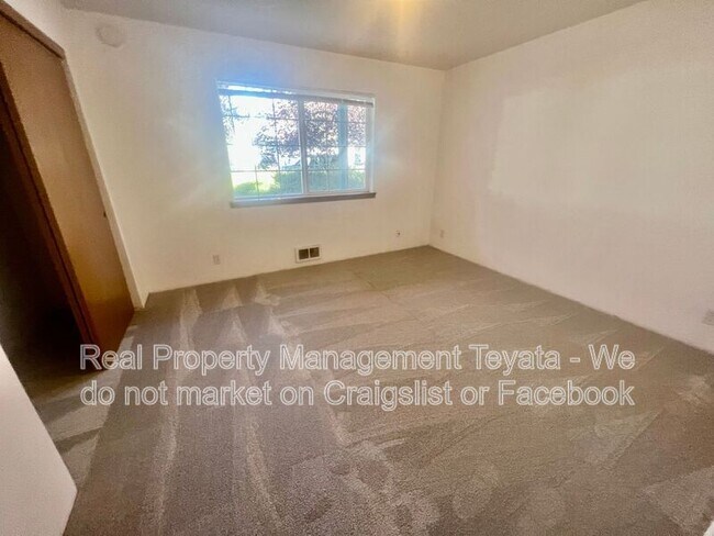 Building Photo - 2824 Valencia St