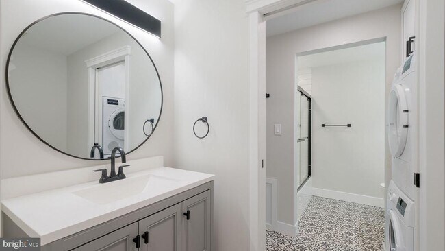 Building Photo - 444 N 4th St