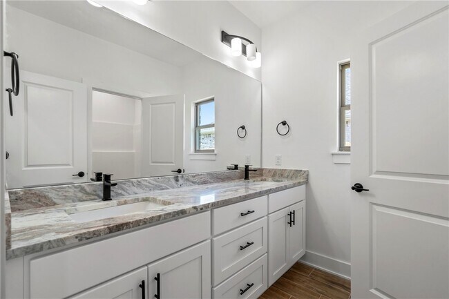 Building Photo - 110 N Banner Ave