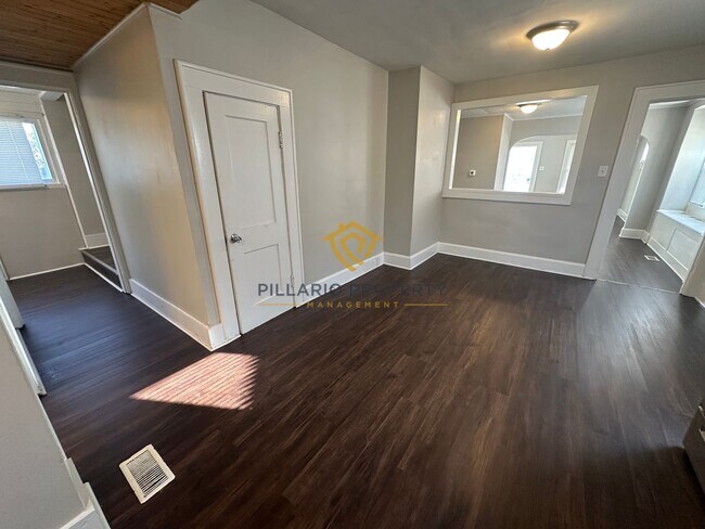 Building Photo - Stylish & Updated 3 Bedroom / 1.5 Bath Home – Move-In Ready!