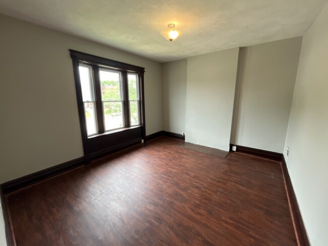 Building Photo - 3214 Natural Bridge Ave