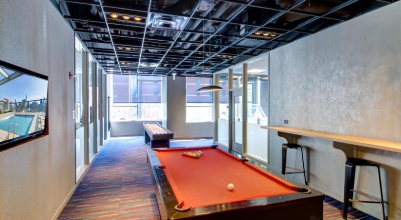 Building Photo - 136 W Chicago Ave