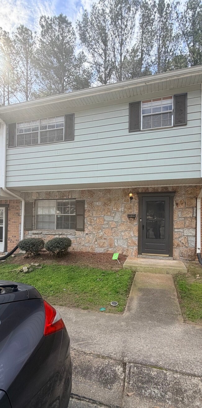 Building Photo - 4701 Flat Shoals Rd