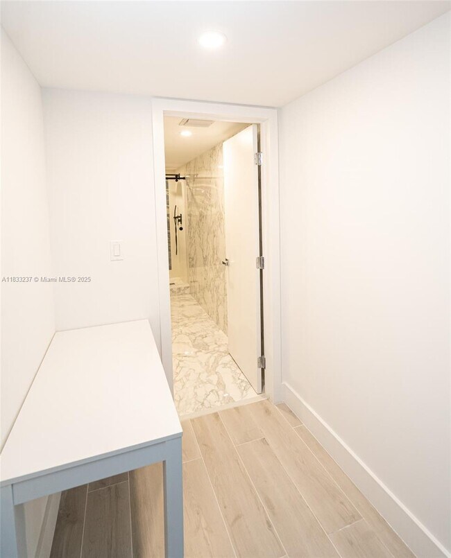 Building Photo - 18081 Biscayne Blvd
