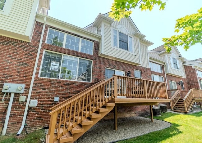 Building Photo - Stunning 2BR/2.5BA Townhouse with Dual Primary Suites, 2-Car Garage & Bonus Loft
