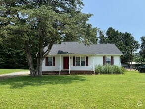 Building Photo - ~Cute 3-Bedroom home w/fenced backyard loc...