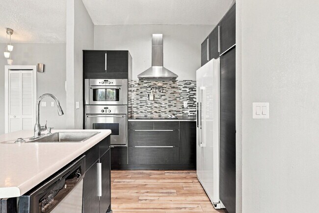 Building Photo - $2,145.95 - 3-bed, 2-bath located in Colorado Springs with a Washer and Dryer.