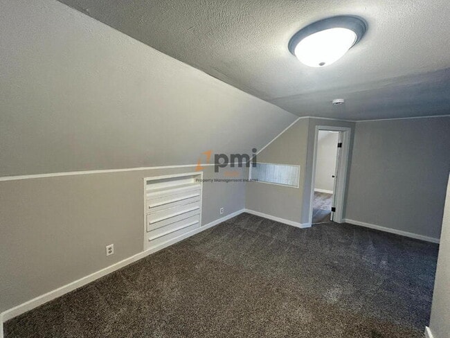 Building Photo - 616 Burton Ct