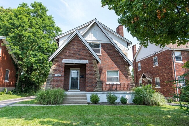 Primary Photo - COVEDALE- 3 bedroom 1.5 bath Tudor with up...