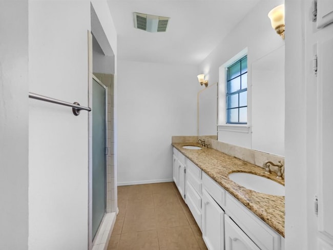 Building Photo - 3902 San Miguel Ct