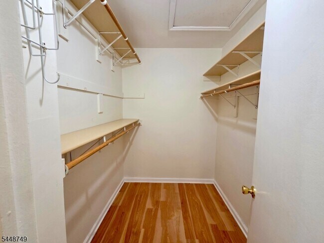 Building Photo - 200 Bamburgh Ct
