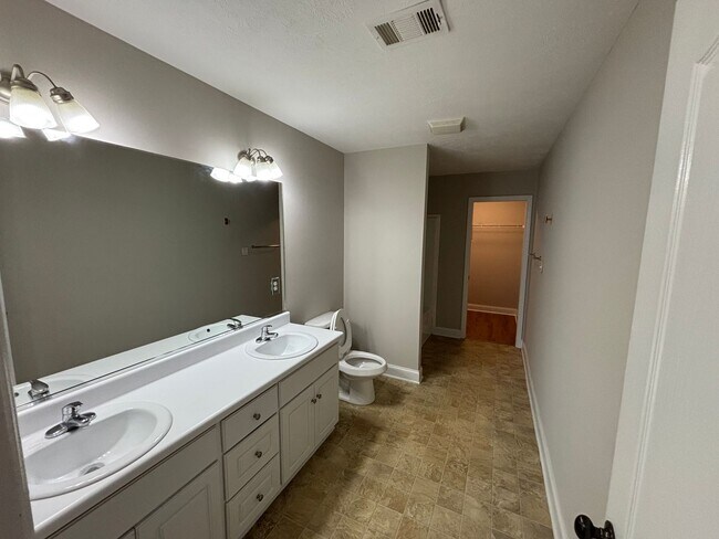 Building Photo - 953 Bryan Cir