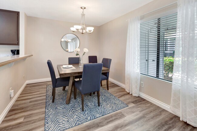 Building Photo - 22192 Rim Pointe