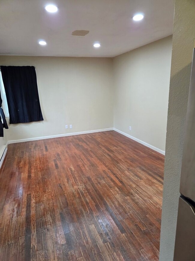 Building Photo - 4847 SE 87th Ave